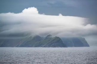 Die Shetlandinseln unter Wolken