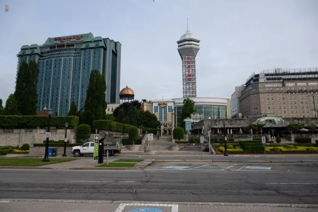 Spielhöllen & Burgerwelt