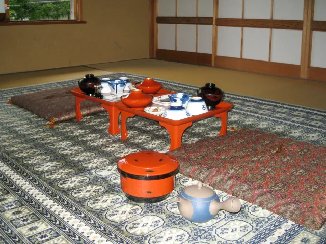 Speisen im Ekoin-Tempel