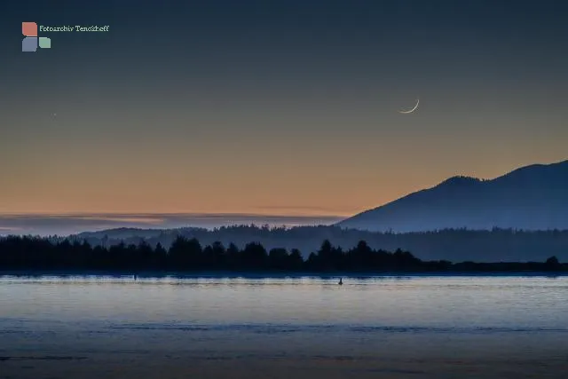 Blaue Stunde über dem Meer vor Vancouver Island – ein Zustand maximaler Kohärenz.