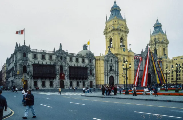 Die Kathedrale von Lima am Plaza Mayor 
