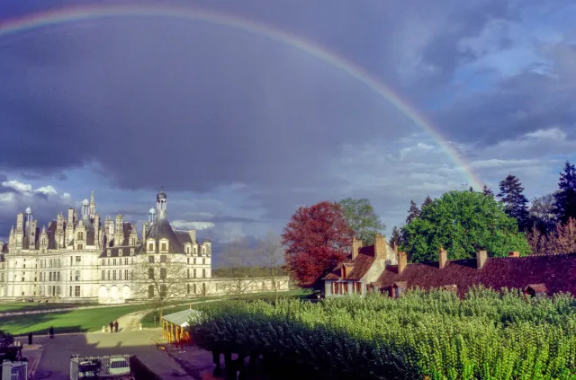 Schloss unter dem Regenbogen
