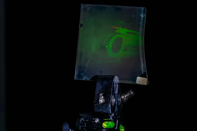 White light hologram generated with argon laser / 1 degrees to the visual axis