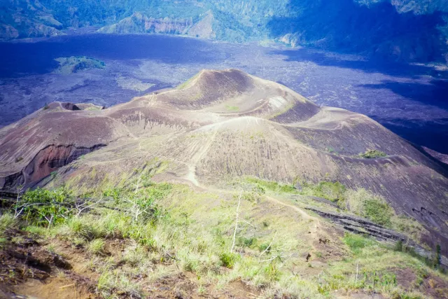 The descent from the Batur