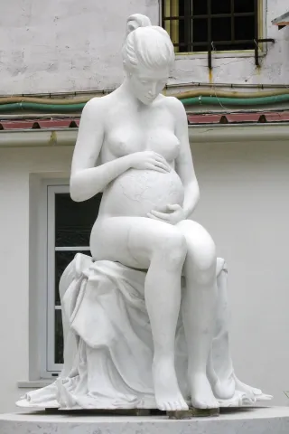 Marble statue of a pregnant woman