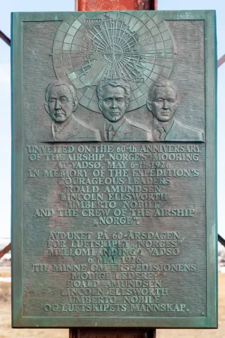Commemorative plaques for the "Amundsen-Nobile-Elswort Transpolarflug" 1926