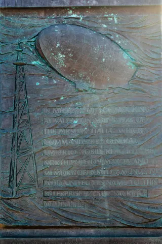Commemorative plaques for the "Amundsen-Nobile-Elswort Transpolarflug" 1926