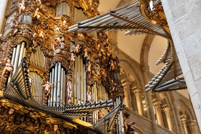 The mighty organ of the cathedral