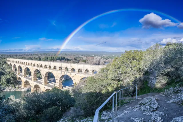 Der Pont du Gard mit Regenbogen