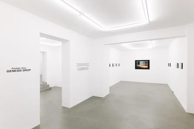 HVW8 - Rundgang in der Galerie "Genesis Drop" von Ruediger Glatz in Berlin