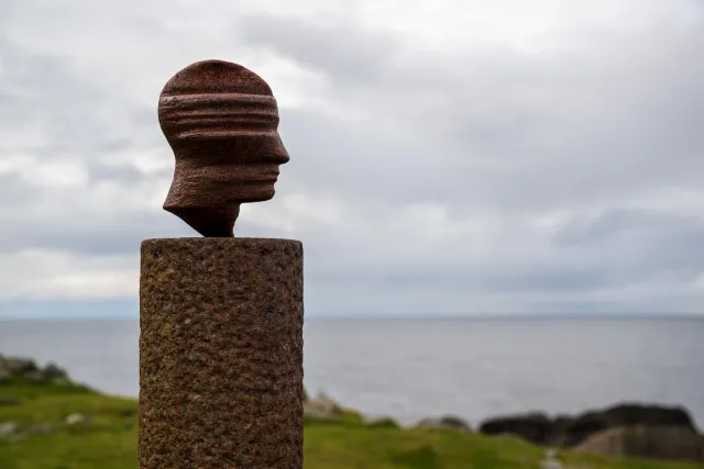 The sculpture "Head" by Markus Raetz in Eggum on the Lofoten