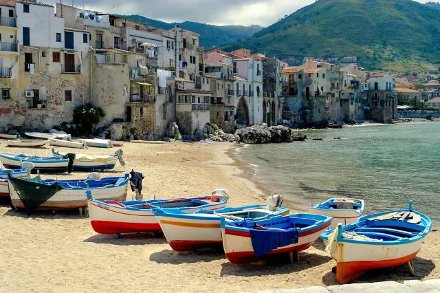 NFT 060: Cefalù, a picturesque coastal town in Sicily