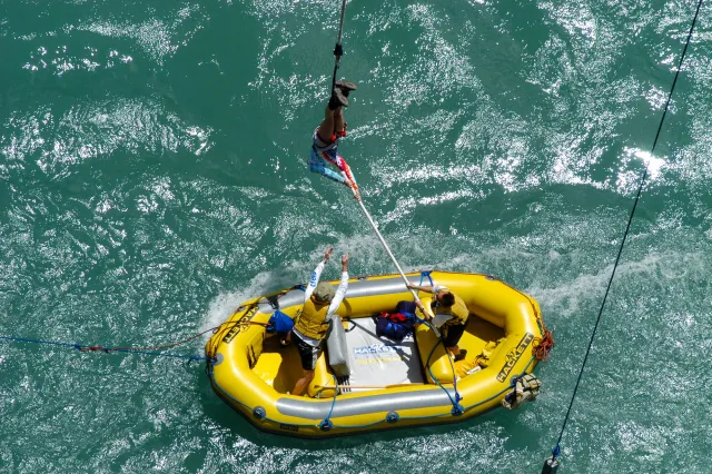 An inflatable boat as a ground station