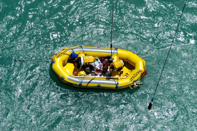 An inflatable boat as a ground station