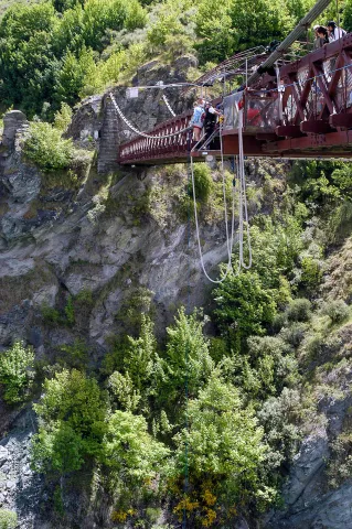 The jump from the Kawarau Bridge